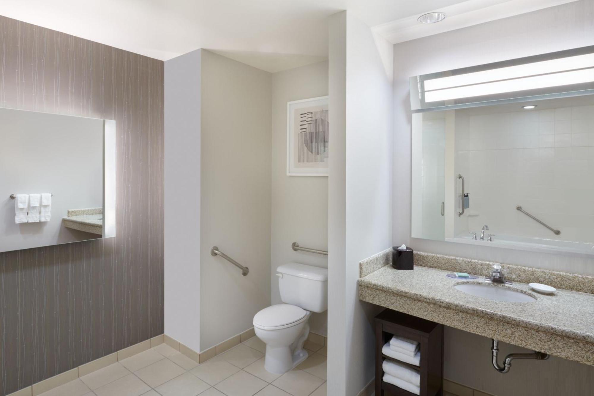 Hotel Courtyard By Marriott Ottawa East Zewnętrze zdjęcie