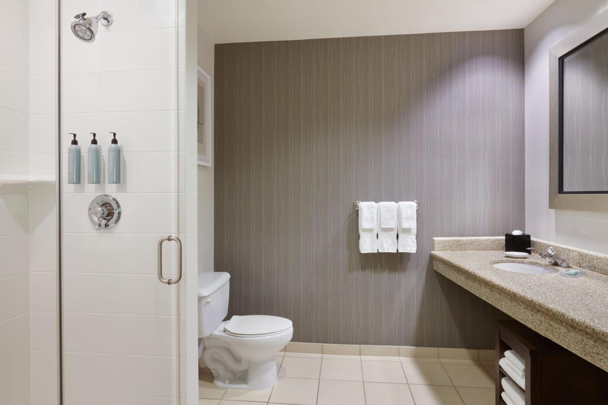 Hotel Courtyard By Marriott Ottawa East Zewnętrze zdjęcie
